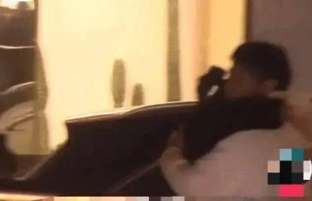 成人抱睡神器图片视频,成人抱睡神器助您一夜好眠-第2张图片-成人影视大全