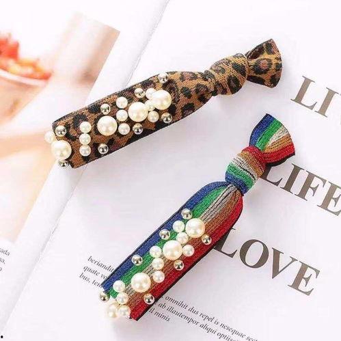 成人镶嵌头绳怎么戴视频,轻松打造时尚发型-第3张图片-成人影视大全 成人镶嵌头绳怎么戴视频,轻松打造时尚发型-第3张图片-成人影视大全