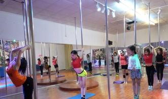 佛山成人滑冰教学视频,轻松入门,畅享冰上乐趣-第1张图片-成人影视大全 佛山成人滑冰教学视频,轻松入门,畅享冰上乐趣-第1张图片-成人影视大全