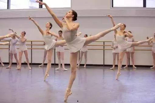 顶效舞蹈成人舞蹈视频-第2张图片-成人影视大全 顶效舞蹈成人舞蹈视频-第2张图片-成人影视大全