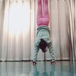 成人练手倒立视频大全,成人倒立技巧视频大全解析-第3张图片-成年电影网