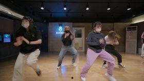 成人螳螂拳舞蹈视频,成人版武术舞蹈魅力展现-第2张图片-成年电影网