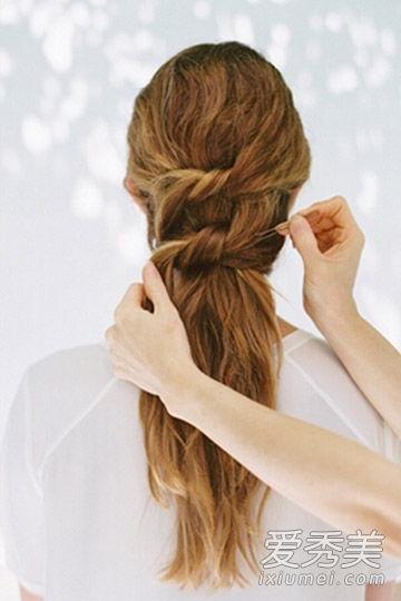 成人中长发简单编发视频-第2张图片-成年电影网